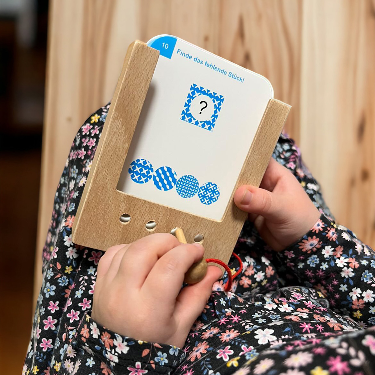 Lochkasten für Links- und Rechtshänder